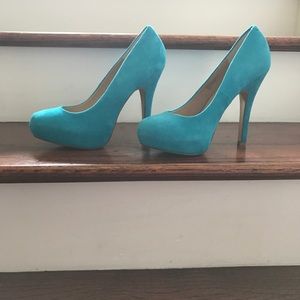 Steven Madden Turquoise Suede Pumps